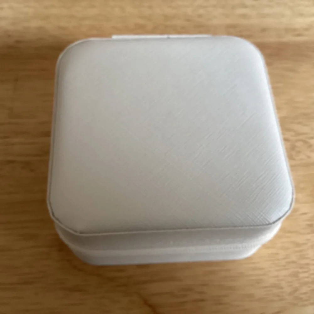 White Leather Jewelry Storage Box/Travel Box/Portable Jewelry Box